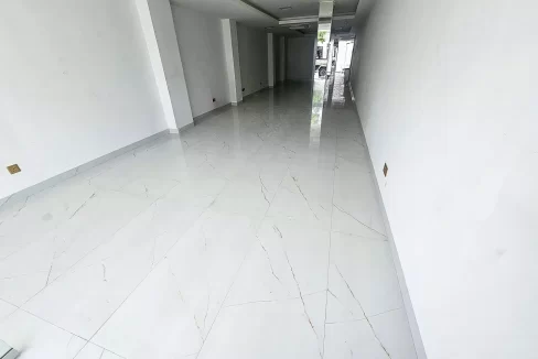 Commercial shop, clinic or gym space in Dhiggaa Magu, Beachfront, Hulhumale' Phase 1.