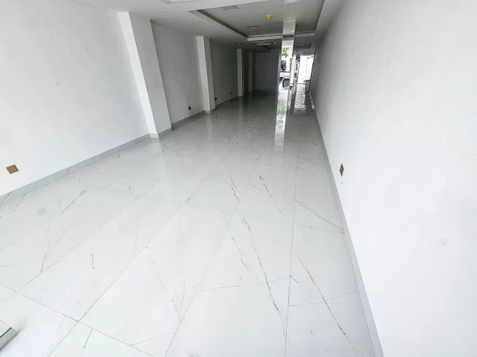 Commercial shop, clinic or gym space in Dhiggaa Magu, Beachfront, Hulhumale' Phase 1.