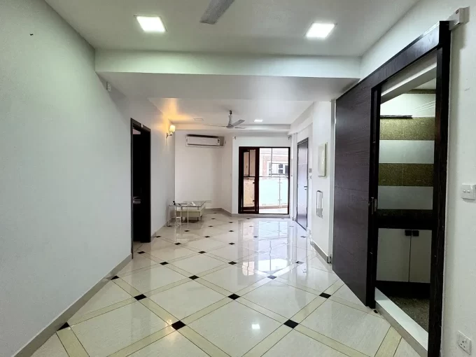 Semi furnished 3+1 bedroom apartment on the 2nd floor from a residential building in Sikka Goalhi, Henveyru, Male'.