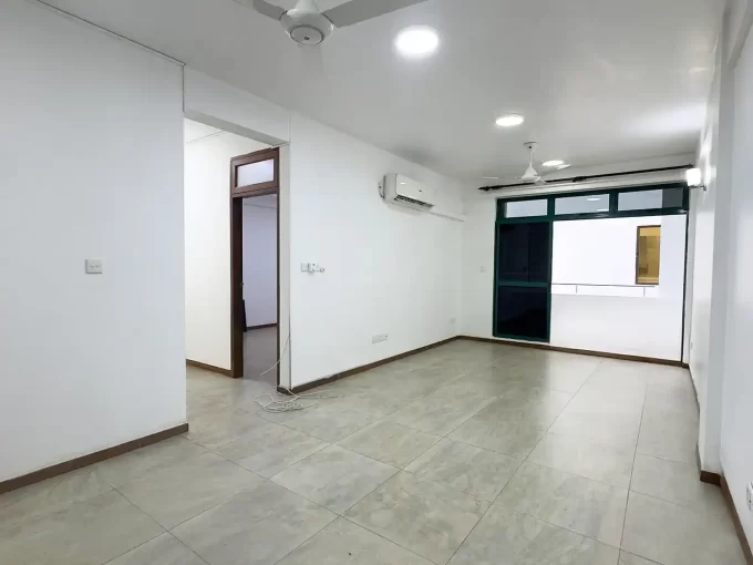 Unfurnished 3+1 bedroom apartment on the 3rd floor of a residential building in Dhilbahaaru Magu, Macchangoalhi, Male'.