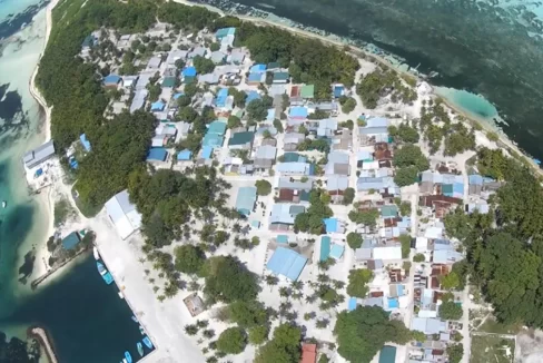 Beachfront 4000 square feet bare land for sale in Olhuvelifushi, Lhaviyani Atoll, Maldives.