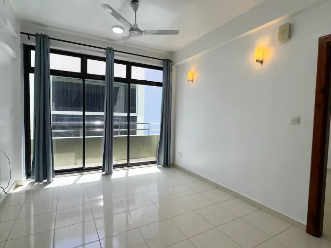 Unfurnished 2+1 bedroom apartment on the 4th floor of a residential building in Sandhubarakaa Goalhi, Henveyru, Male'.
