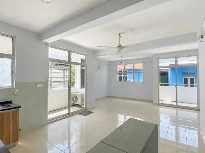 Unfurnished 2+1 bedroom apartment in Karankaa Magu, 1st Floor, Henveyru, Male'.