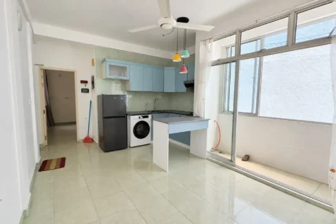 Unfurnished 1 bedroom apartment in Karankaa Magu, 2nd Floor, Henveyru, Male'.